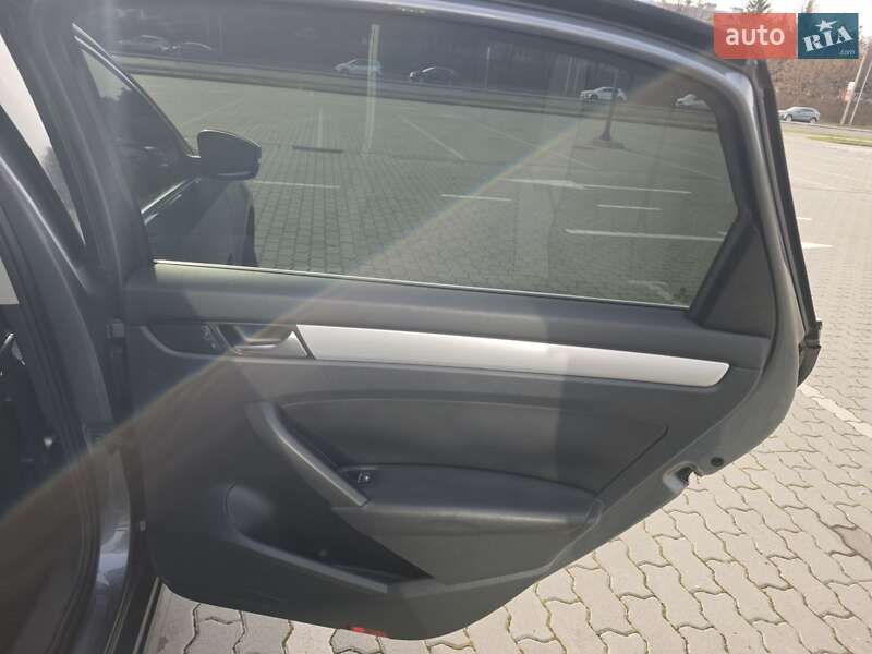 Седан Volkswagen Passat 2013 в Львове фото 11 Седан Volkswagen Passat 2013 в Львове