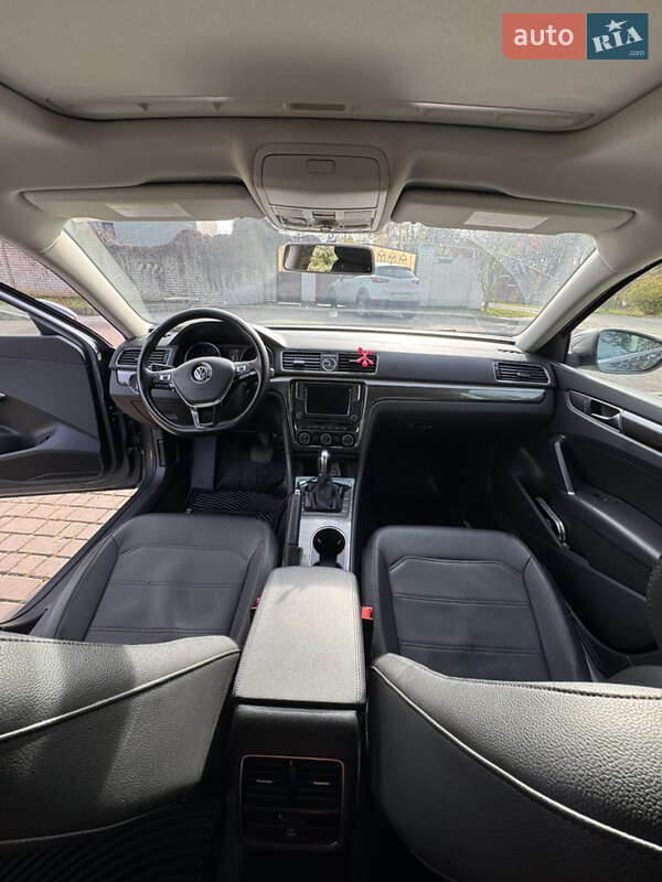 Седан Volkswagen Passat 2017 в Одесі