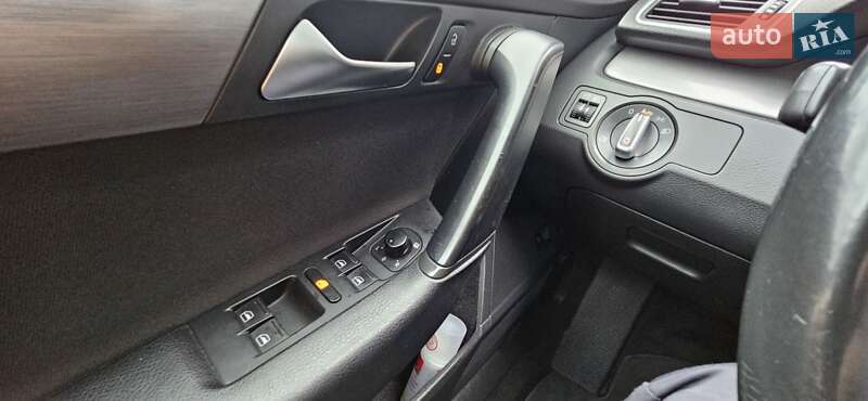 Універсал Volkswagen Passat 2011 в Ківерцях