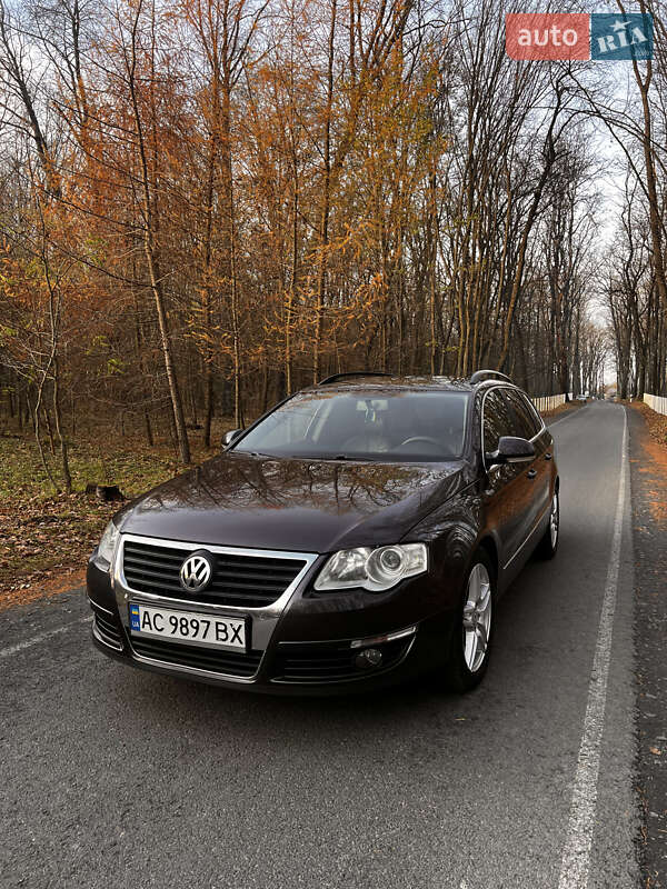 Універсал Volkswagen Passat 2010 в Луцьку