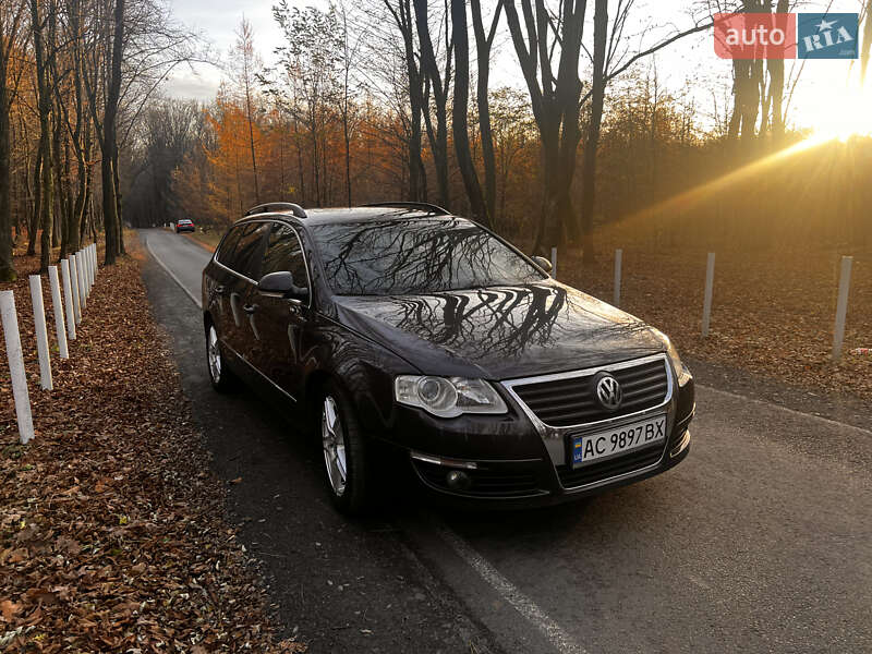 Універсал Volkswagen Passat 2010 в Луцьку