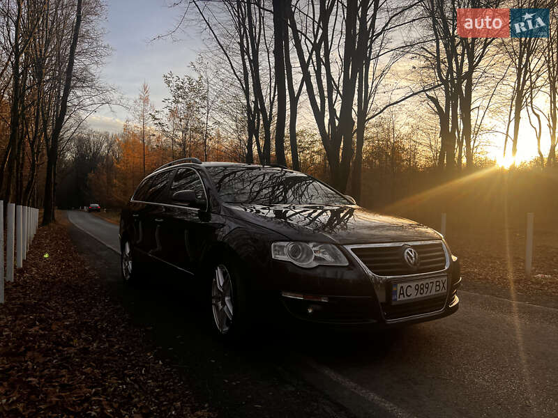 Універсал Volkswagen Passat 2010 в Луцьку