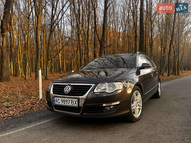 Універсал Volkswagen Passat 2010 в Луцьку