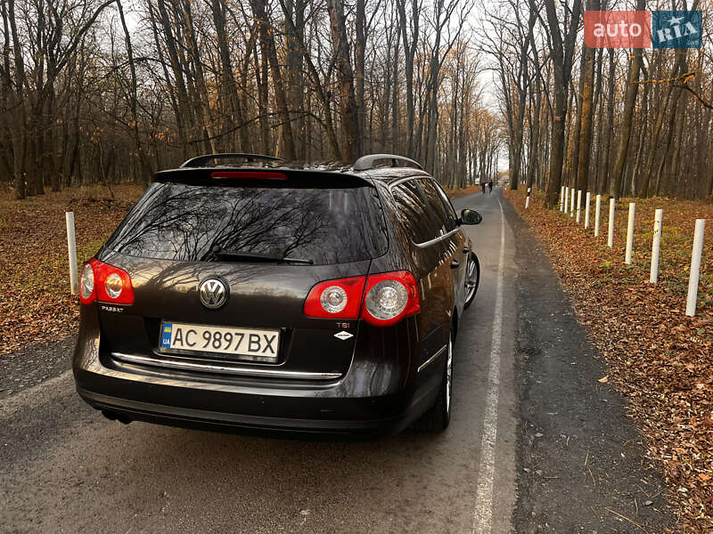 Універсал Volkswagen Passat 2010 в Луцьку