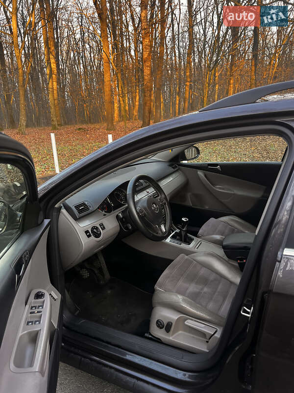 Універсал Volkswagen Passat 2010 в Луцьку