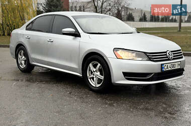 Седан Volkswagen Passat 2014 в Києві