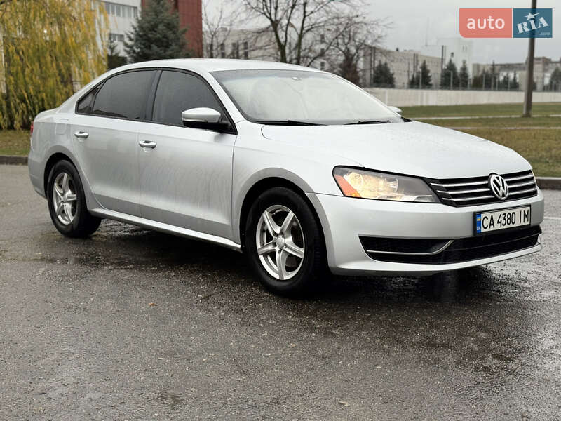 Седан Volkswagen Passat 2014 в Киеве