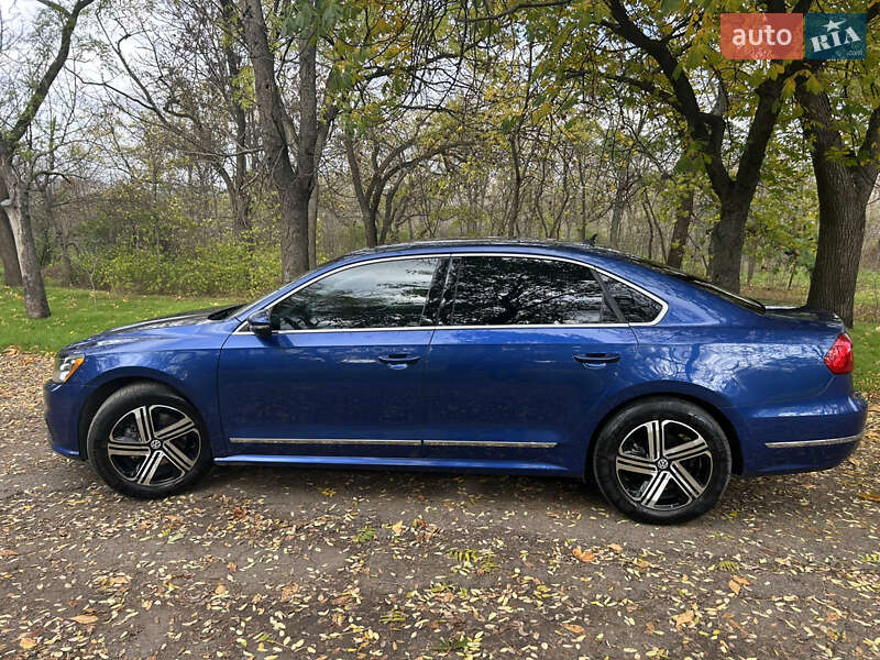 Седан Volkswagen Passat 2015 в Одессе