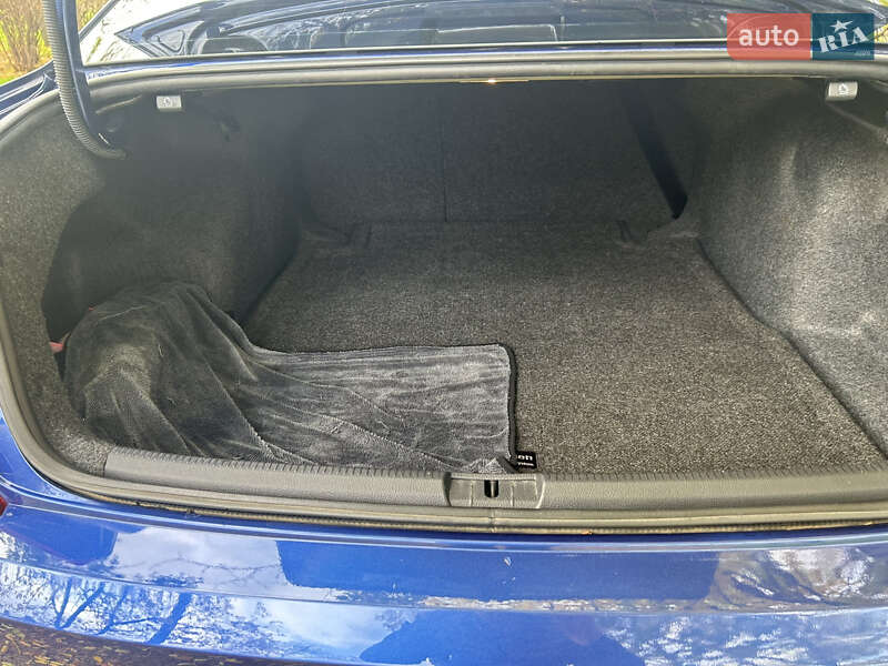 Седан Volkswagen Passat 2015 в Одессе