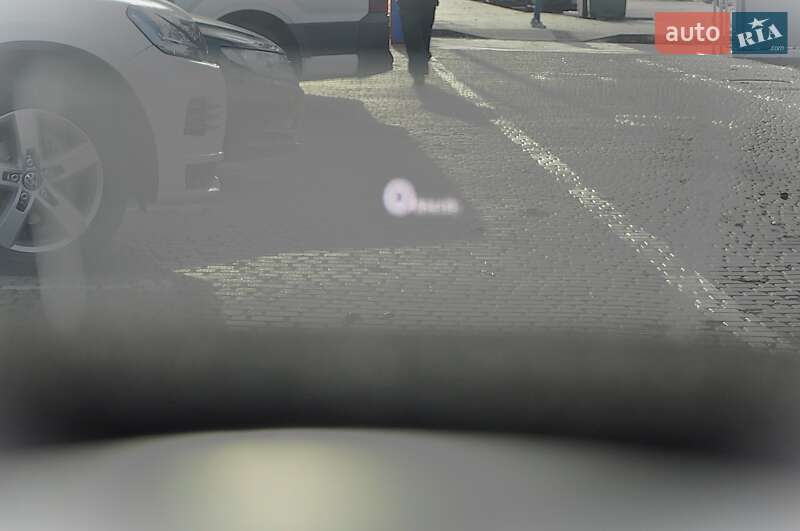 Седан Volkswagen Passat 2017 в Одессе