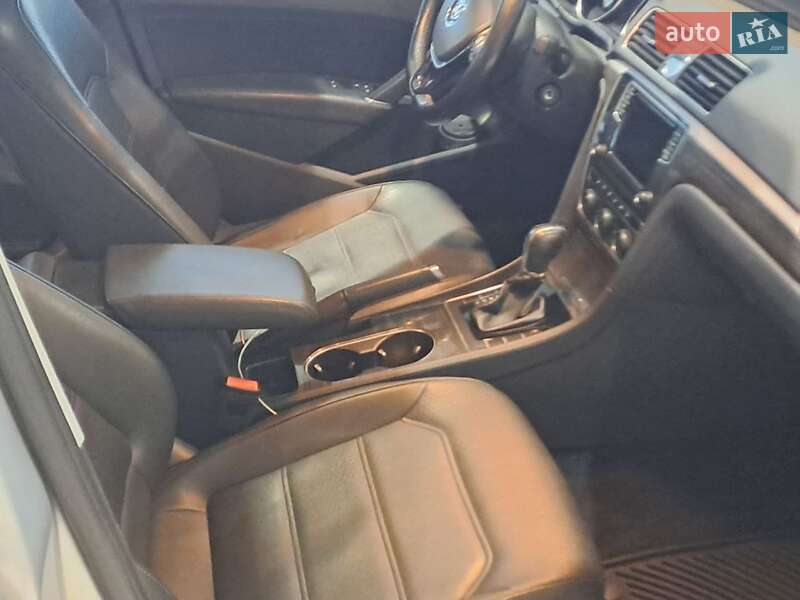 Седан Volkswagen Passat 2016 в Одессе фото 12 Седан Volkswagen Passat 2016 в Одессе