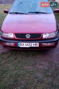 Седан Volkswagen Passat 1996 в Новой Ушице