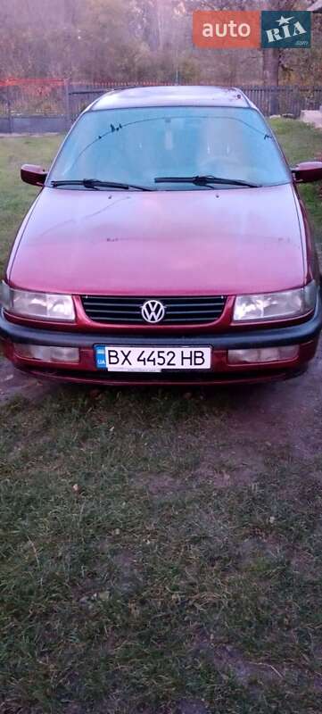 Седан Volkswagen Passat 1996 в Новой Ушице