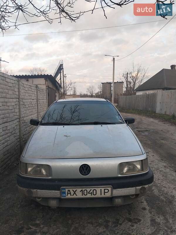 Седан Volkswagen Passat 1988 в Харькове