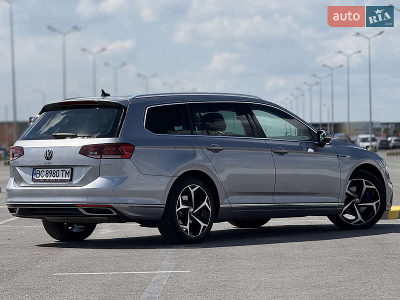 Універсал Volkswagen Passat 2021 в Львові