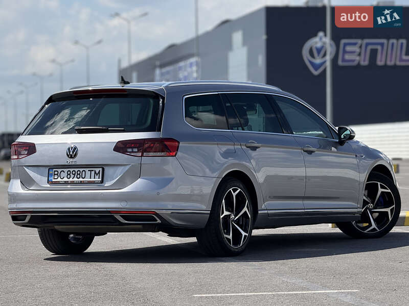 Універсал Volkswagen Passat 2021 в Львові