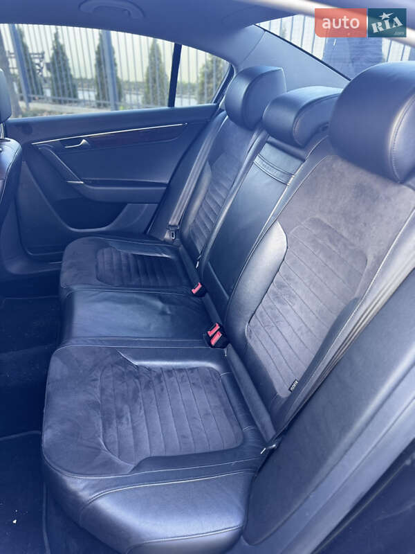 Седан Volkswagen Passat 2012 в Кременчуге