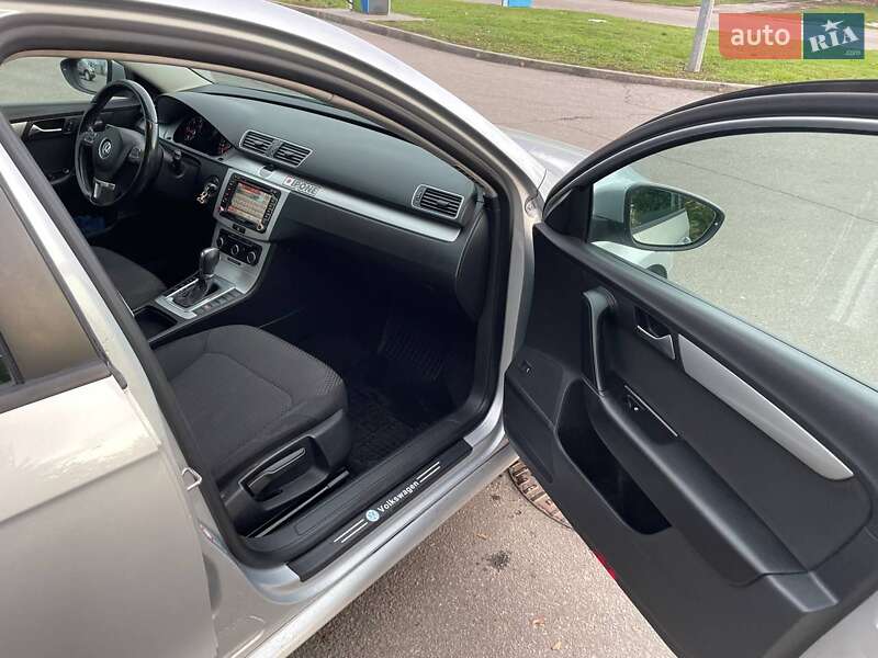 Универсал Volkswagen Passat 2013 в Миргороде