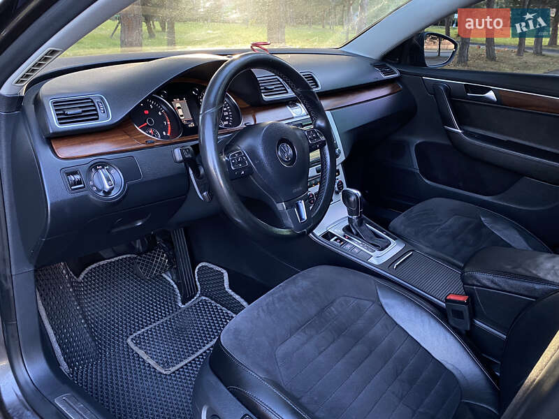 Седан Volkswagen Passat 2014 в Дрогобыче