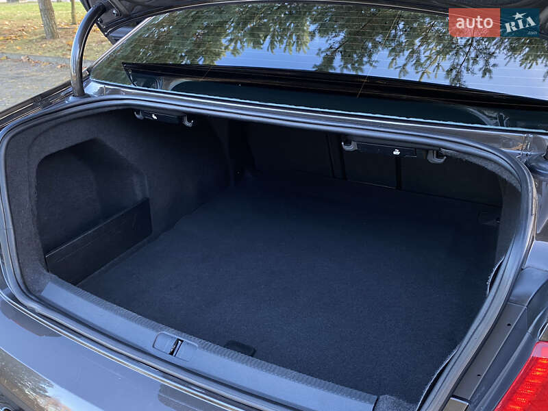 Седан Volkswagen Passat 2014 в Дрогобыче