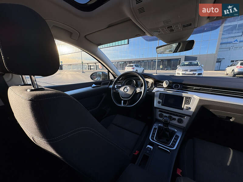 Универсал Volkswagen Passat 2017 в Львове фото 21 Универсал Volkswagen Passat 2017 в Львове