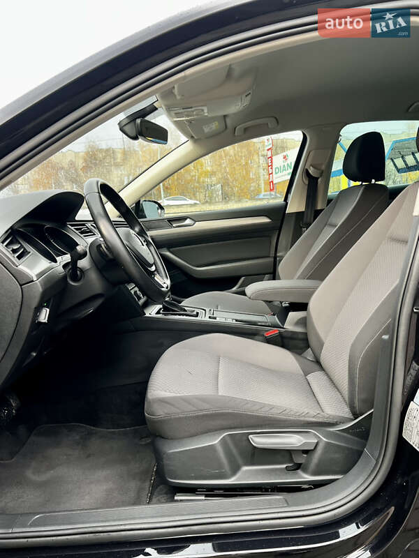 Седан Volkswagen Passat 2017 в Тернополе