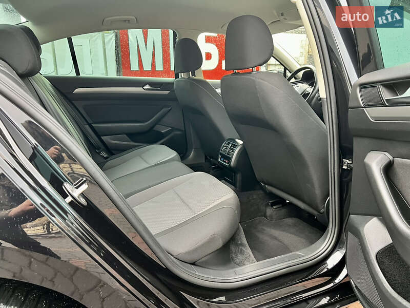 Седан Volkswagen Passat 2017 в Тернополе