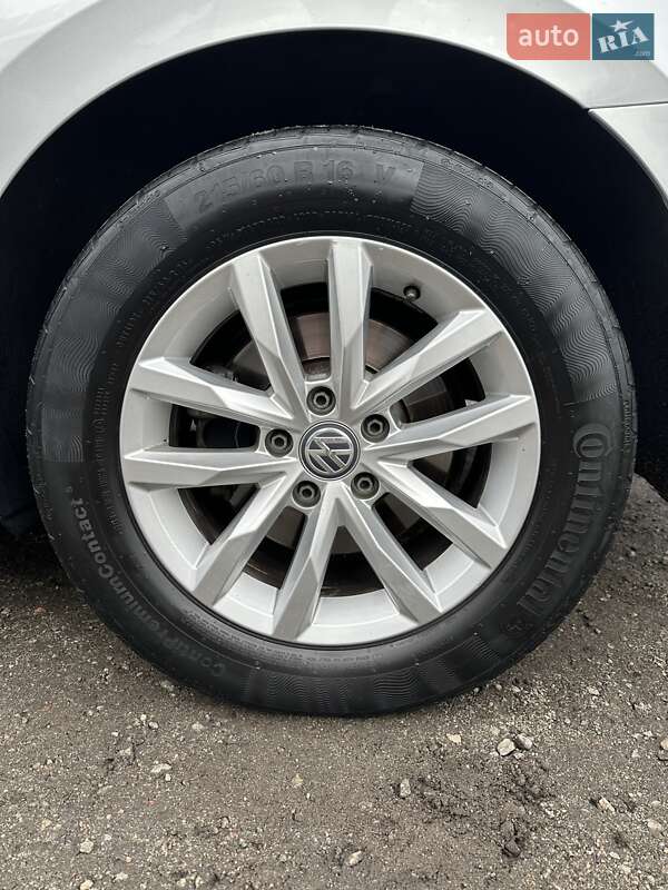 Универсал Volkswagen Passat 2015 в Белогородке