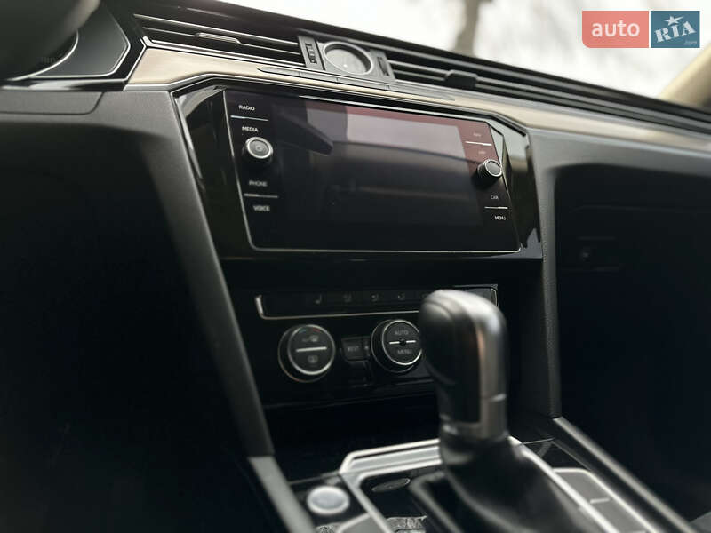 Универсал Volkswagen Passat 2017 в Тернополе