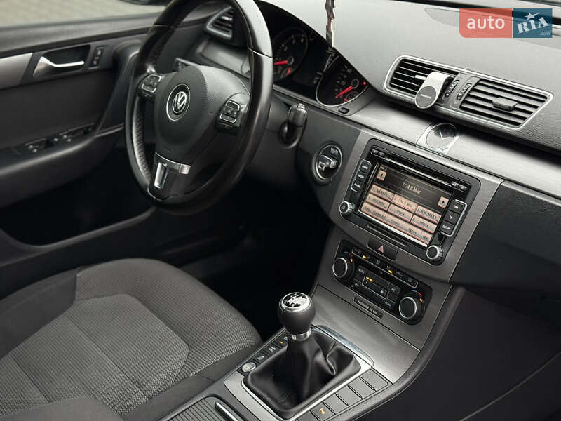 Седан Volkswagen Passat 2011 в Луцке фото 41 Седан Volkswagen Passat 2011 в Луцке