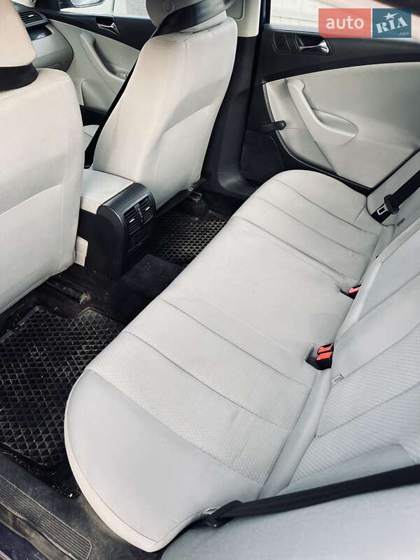 Седан Volkswagen Passat 2006 в Вознесенске