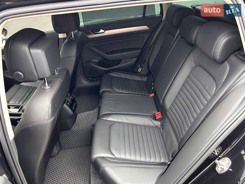 Универсал Volkswagen Passat 2017 в Киеве фото 12 Универсал Volkswagen Passat 2017 в Киеве