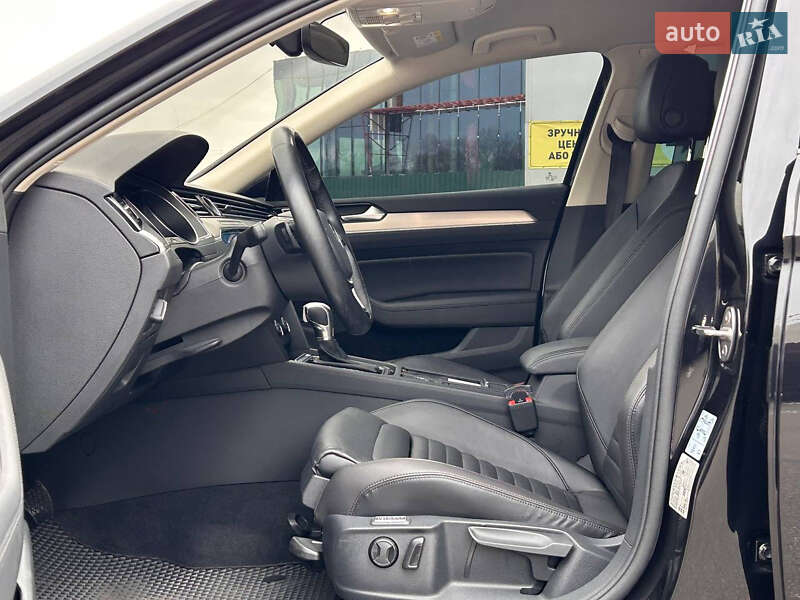 Универсал Volkswagen Passat 2017 в Киеве фото 29 Универсал Volkswagen Passat 2017 в Киеве