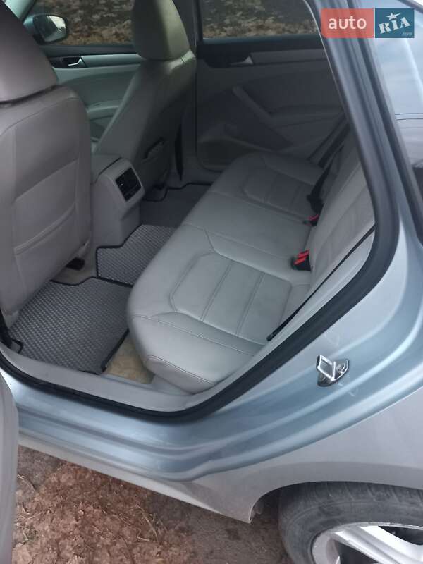 Седан Volkswagen Passat 2014 в Горохові