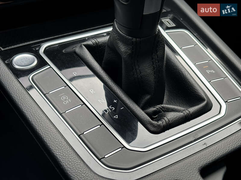 Универсал Volkswagen Passat 2020 в Киеве фото 37 Универсал Volkswagen Passat 2020 в Киеве