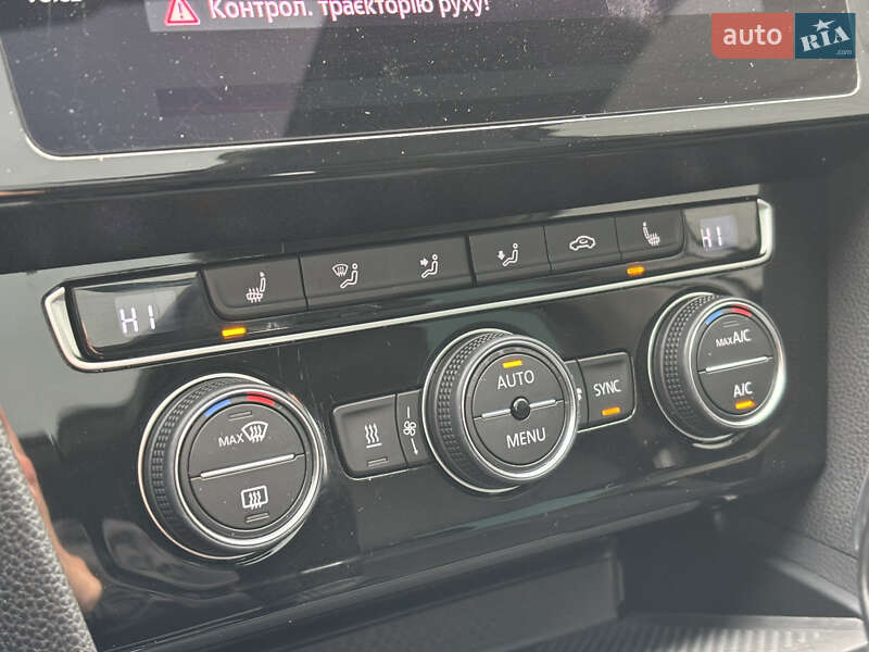 Универсал Volkswagen Passat 2020 в Киеве фото 34 Универсал Volkswagen Passat 2020 в Киеве