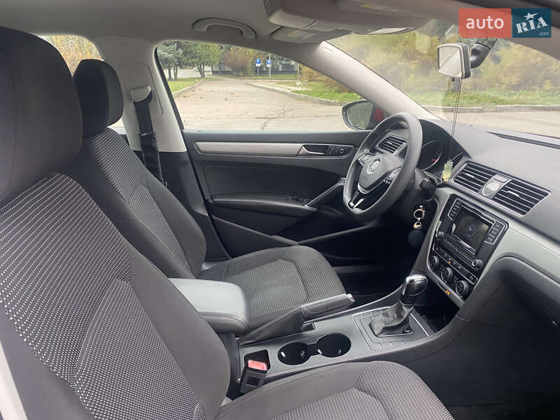Седан Volkswagen Passat 2015 в Житомире фото 10 Седан Volkswagen Passat 2015 в Житомире