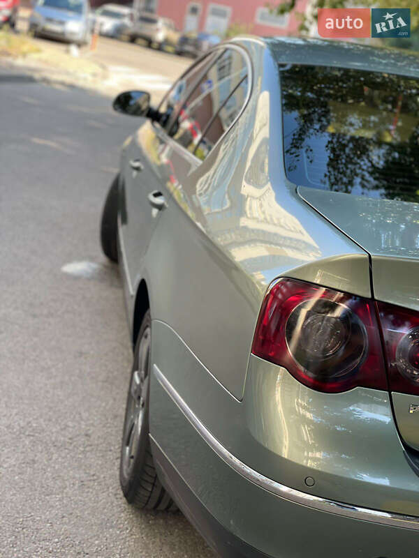 Седан Volkswagen Passat 2006 в Киеве