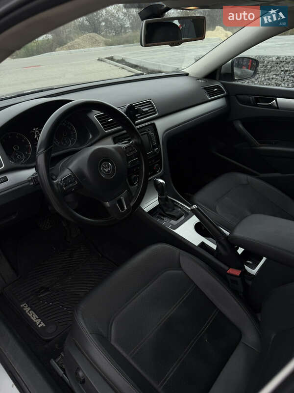 Седан Volkswagen Passat 2012 в Одессе