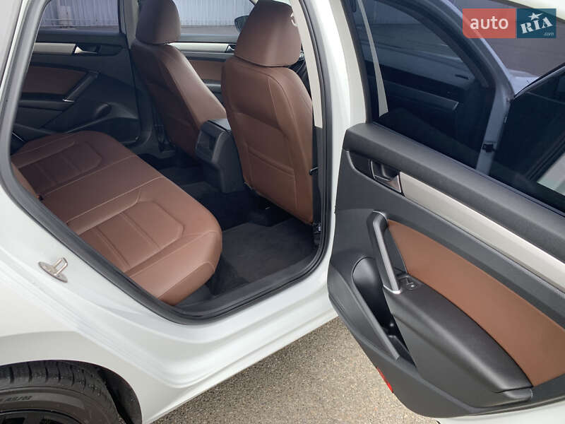 Седан Volkswagen Passat 2019 в Киеве