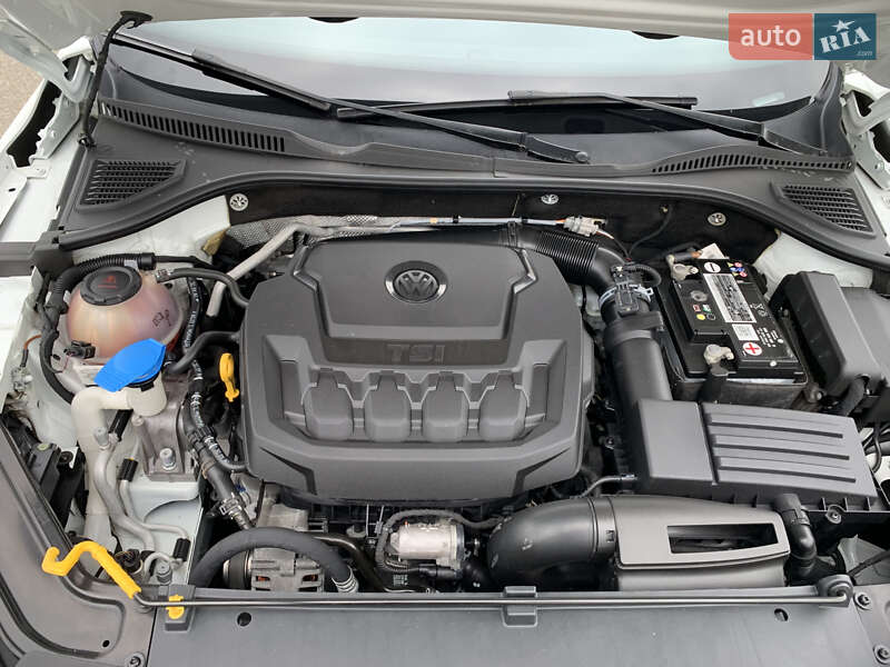 Седан Volkswagen Passat 2019 в Киеве