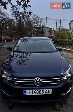 Седан Volkswagen Passat 2014 в Одессе