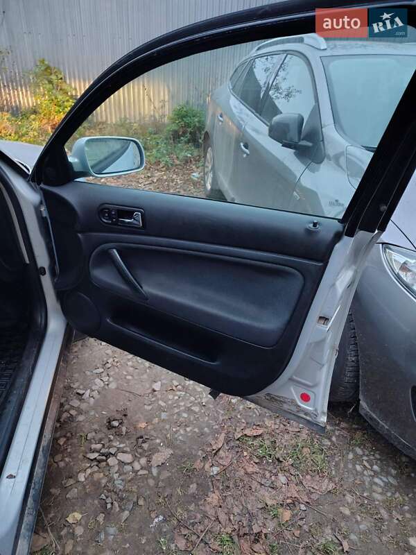 Універсал Volkswagen Passat 2000 в Івано-Франківську