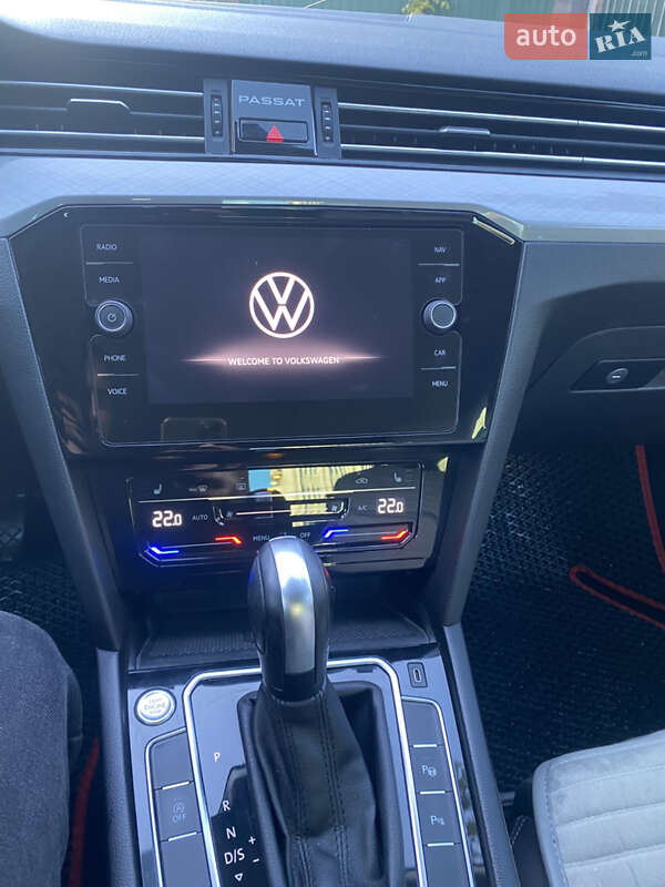 Седан Volkswagen Passat 2020 в Виннице