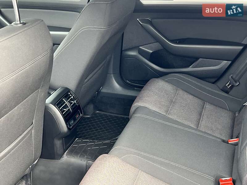 Седан Volkswagen Passat 2017 в Львове