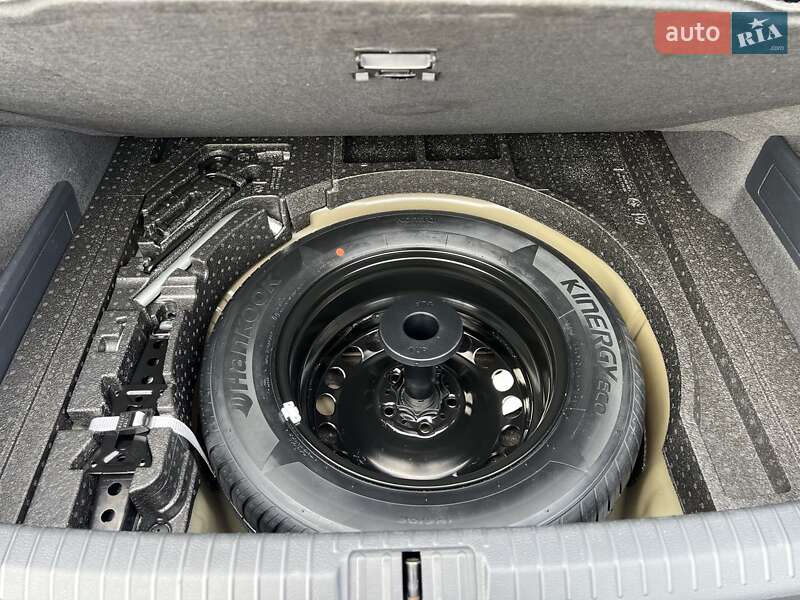 Седан Volkswagen Passat 2017 в Львове