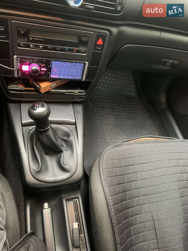 Седан Volkswagen Passat 2000 в Вишгороді