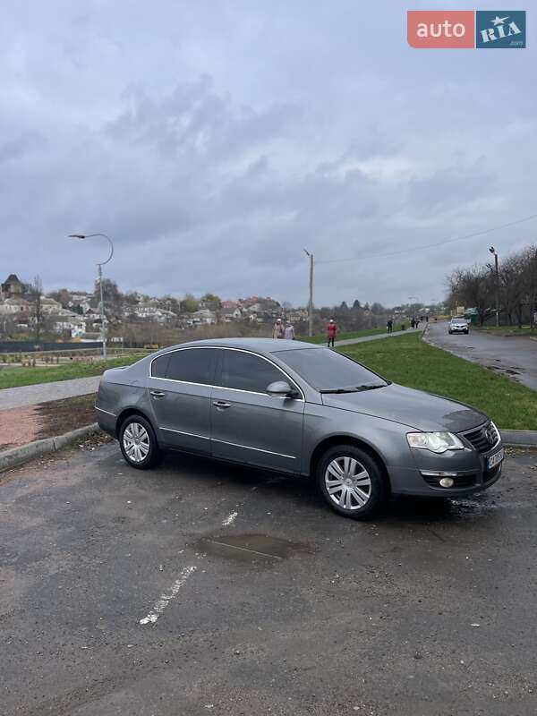 Седан Volkswagen Passat 2006 в Умани