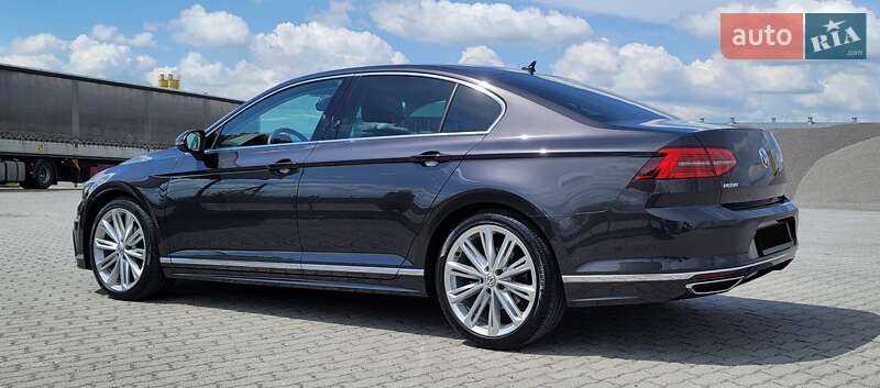 Седан Volkswagen Passat 2018 в Львове