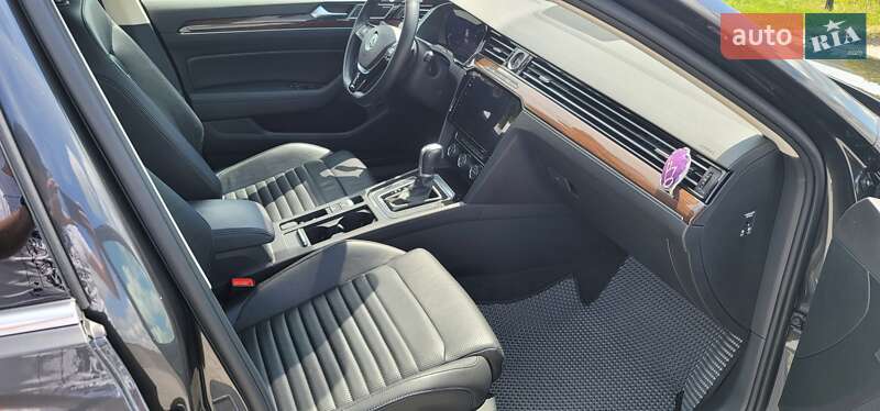 Седан Volkswagen Passat 2018 в Львове